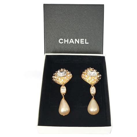 boucle d oreille clip chanel|Boucles d'oreilles pendantes clip .